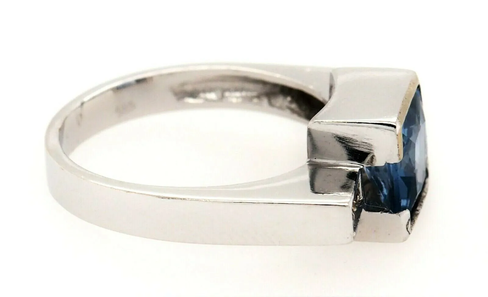 Blue Spinel & Cubic Zirconia 14ct White Gold Dress Ring