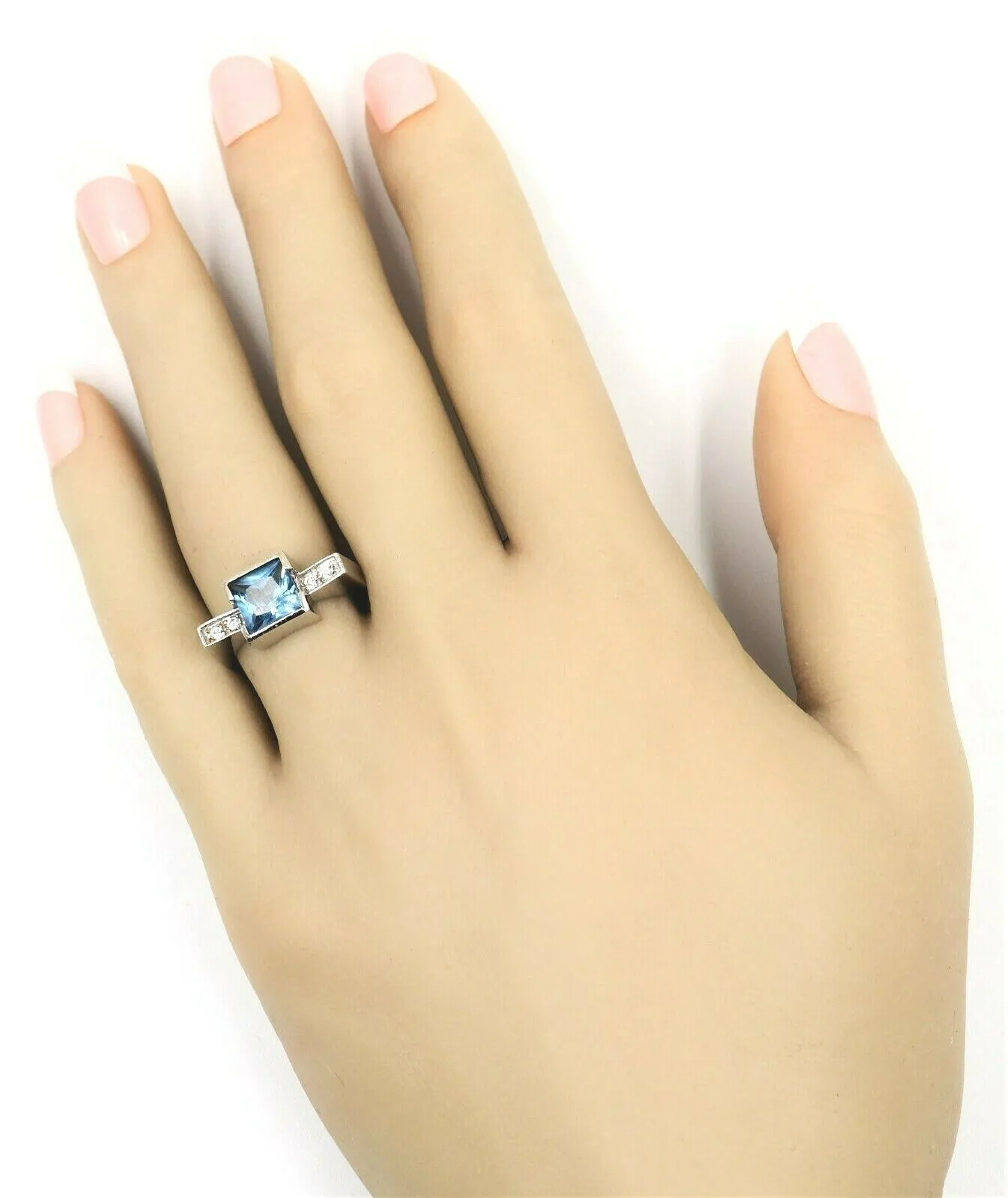 Blue Spinel & Cubic Zirconia 14ct White Gold Dress Ring