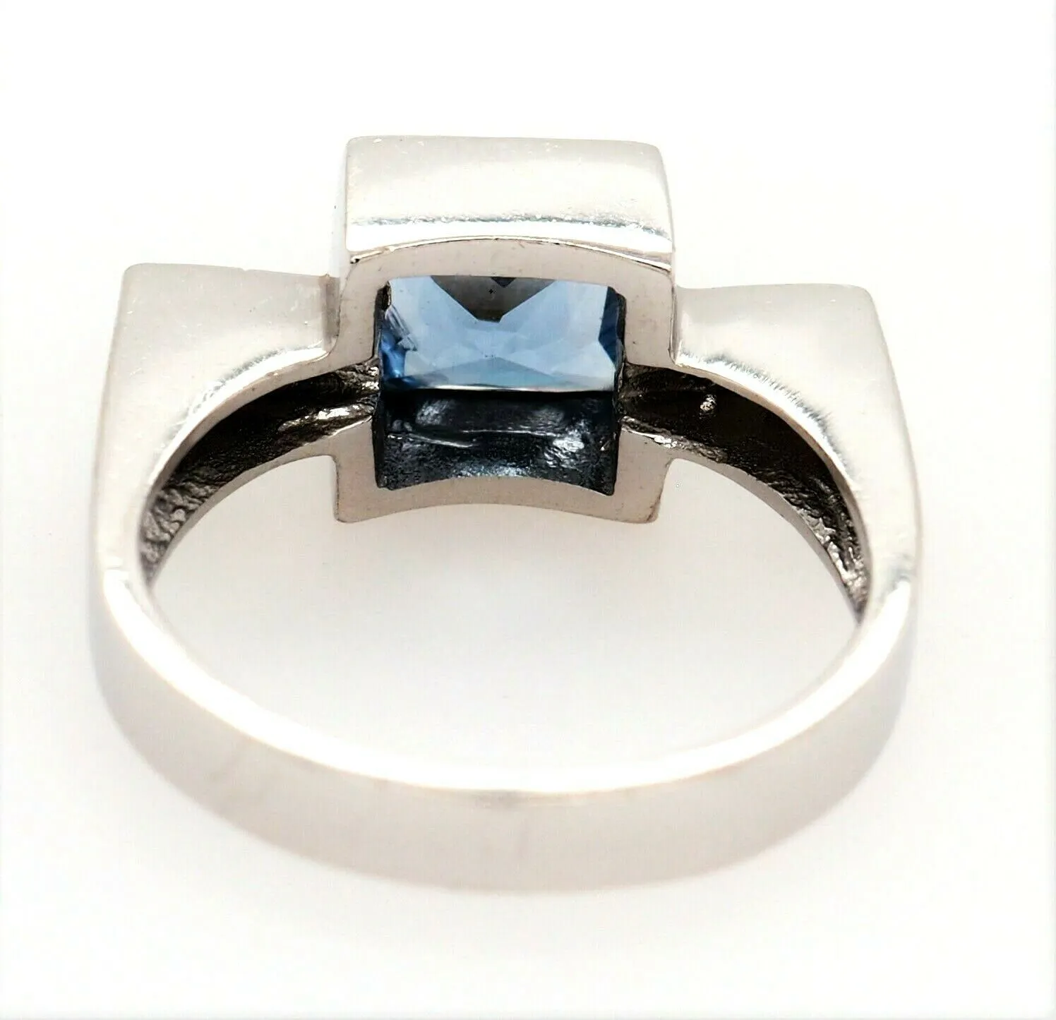 Blue Spinel & Cubic Zirconia 14ct White Gold Dress Ring