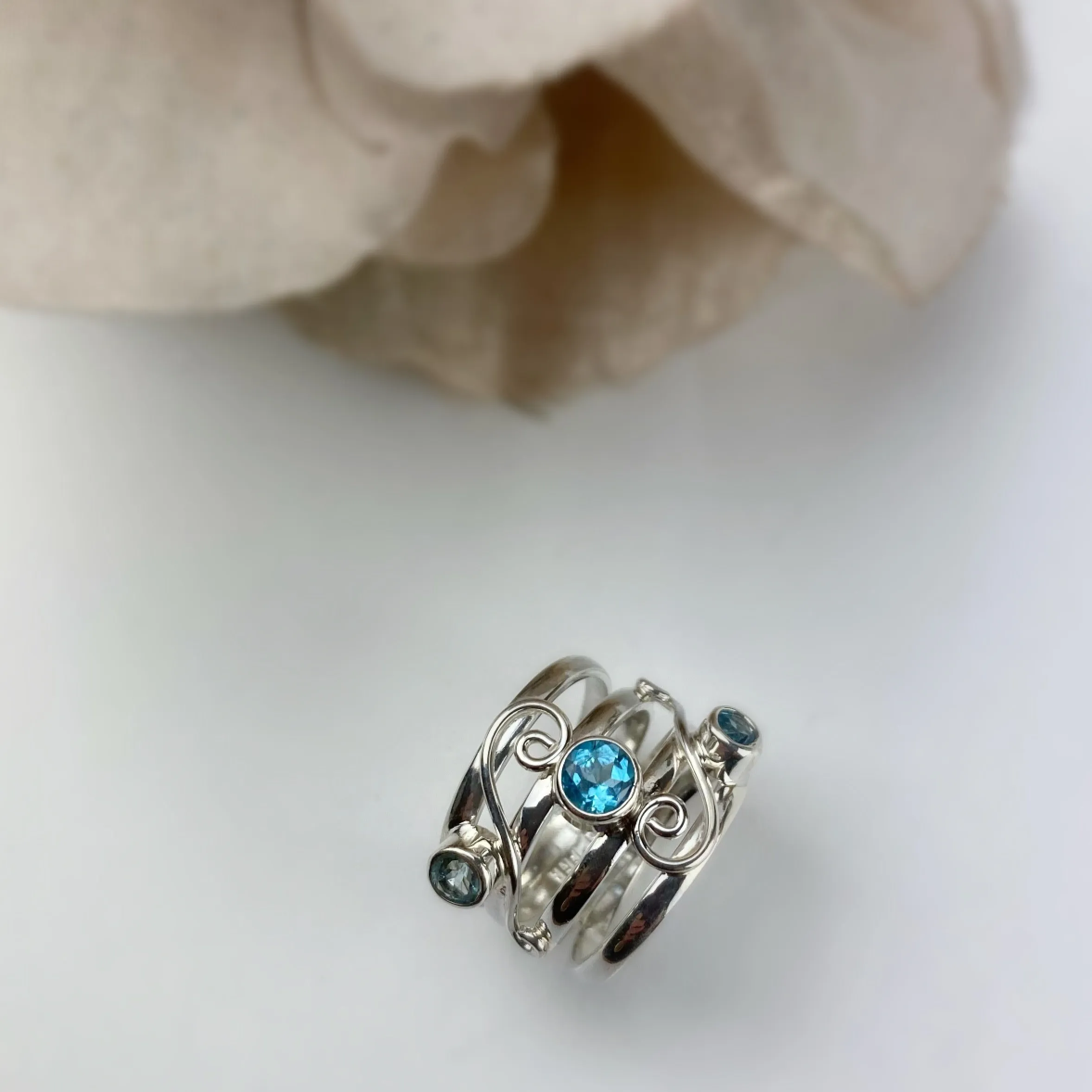 Centre Stage Ring - VR716