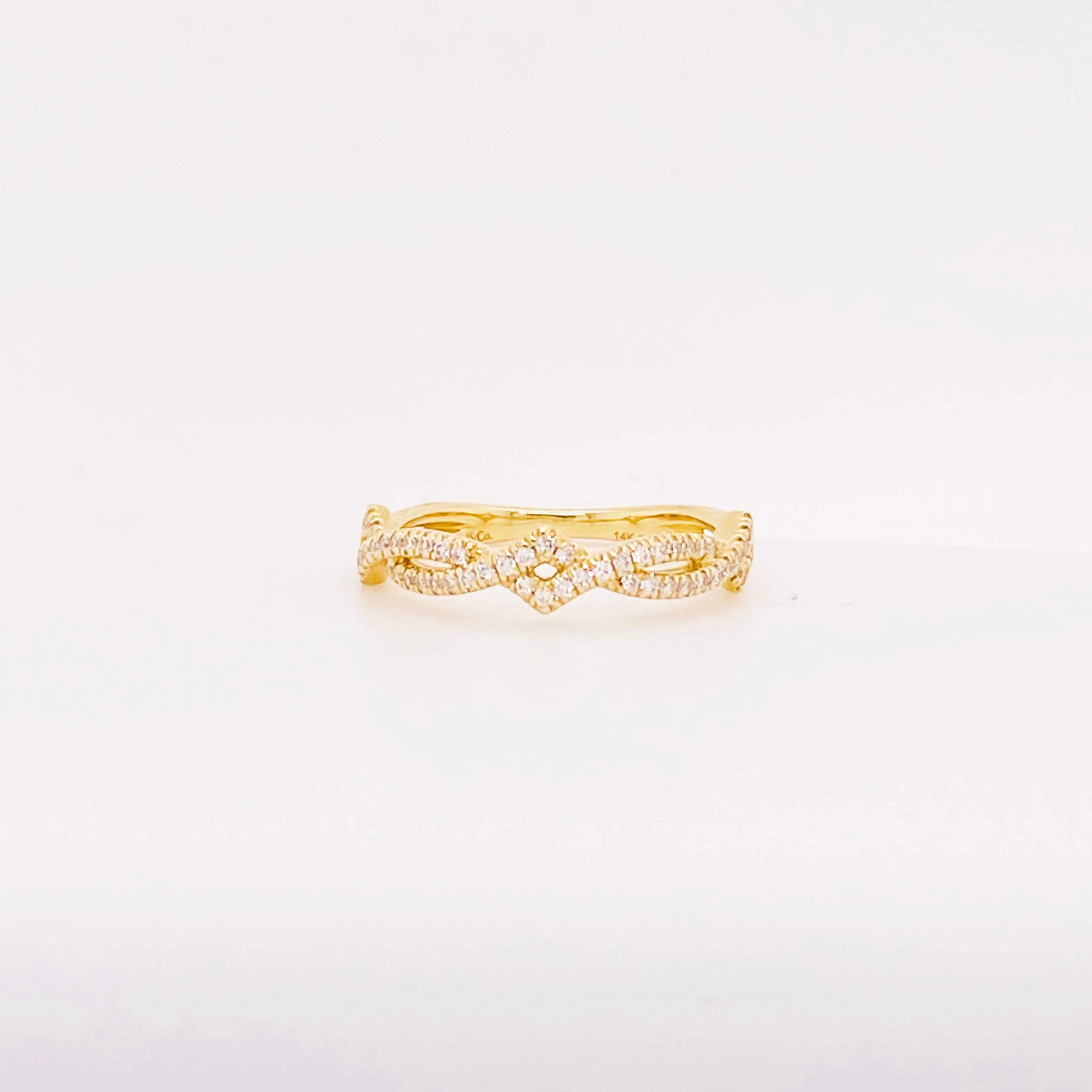 Diamond Twisted Vine Band