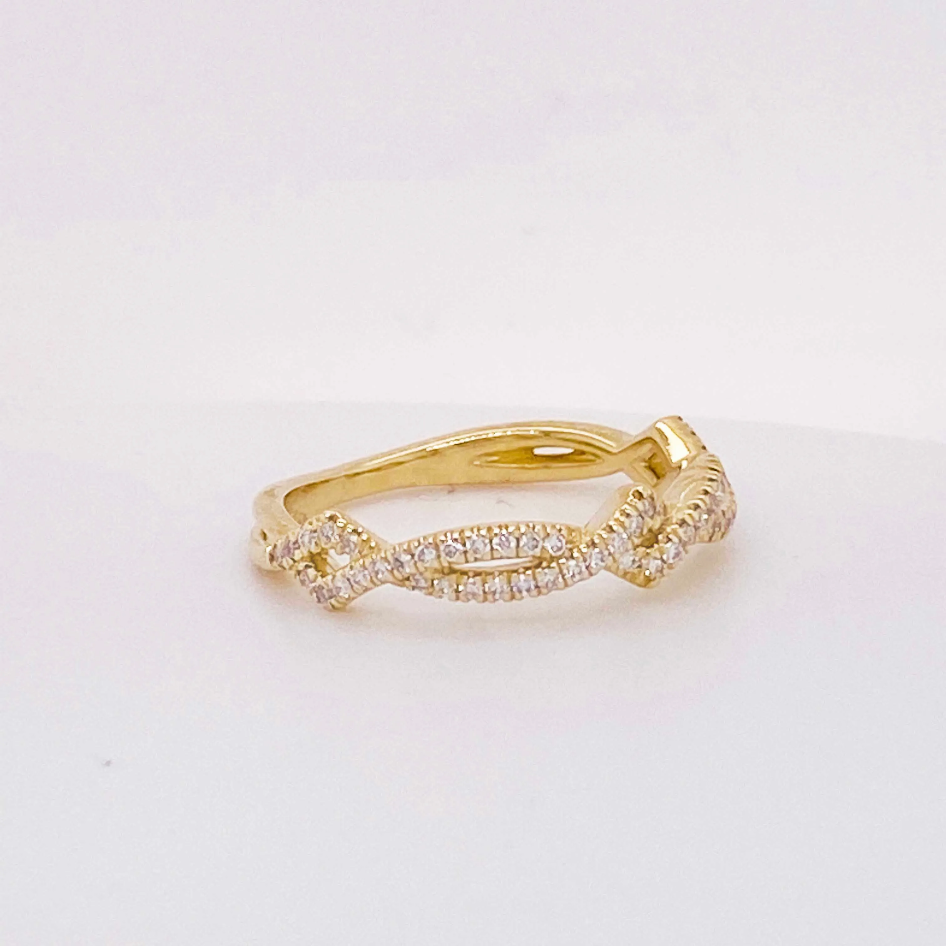 Diamond Twisted Vine Band