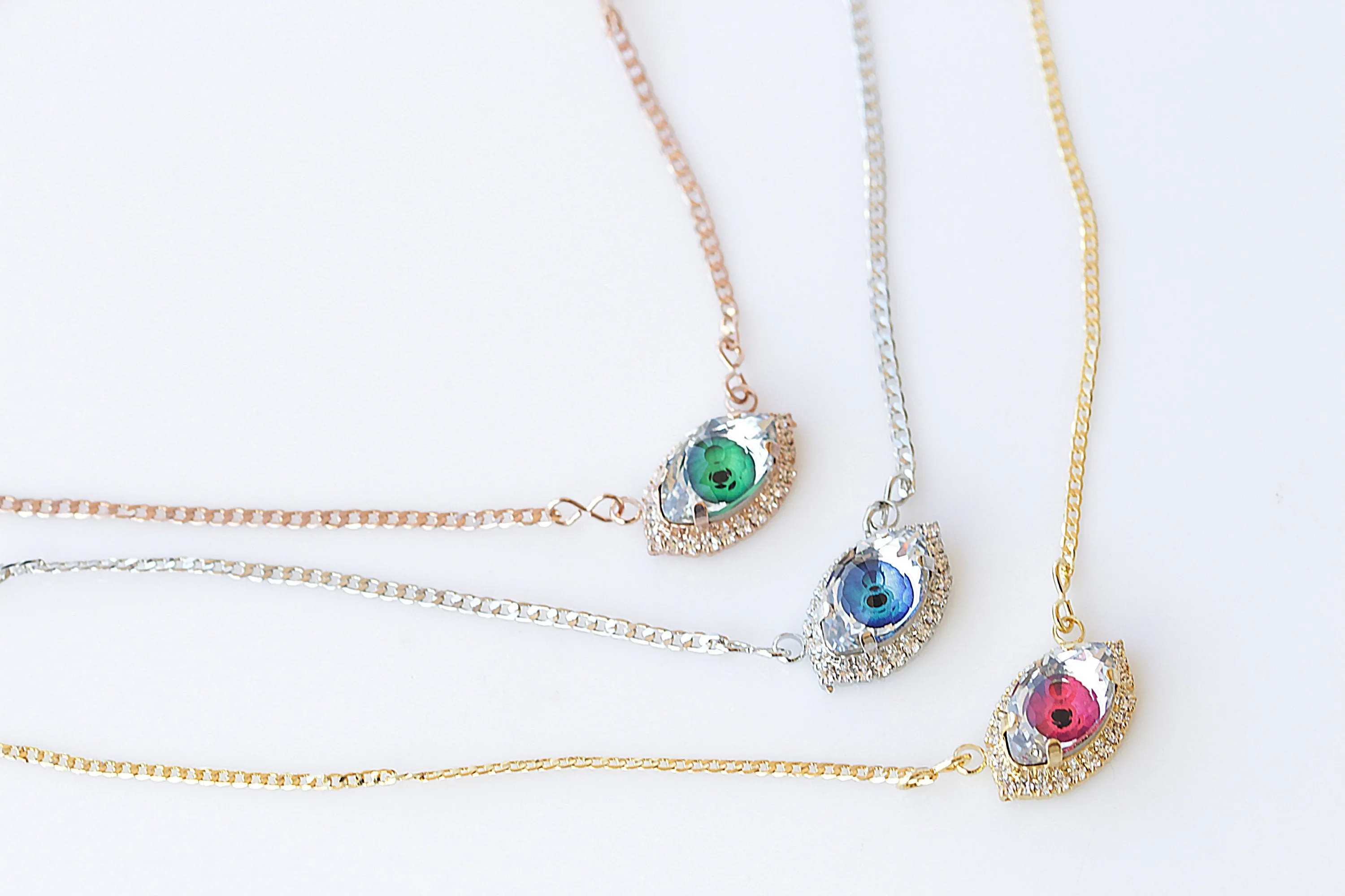 EYE NECKLACE