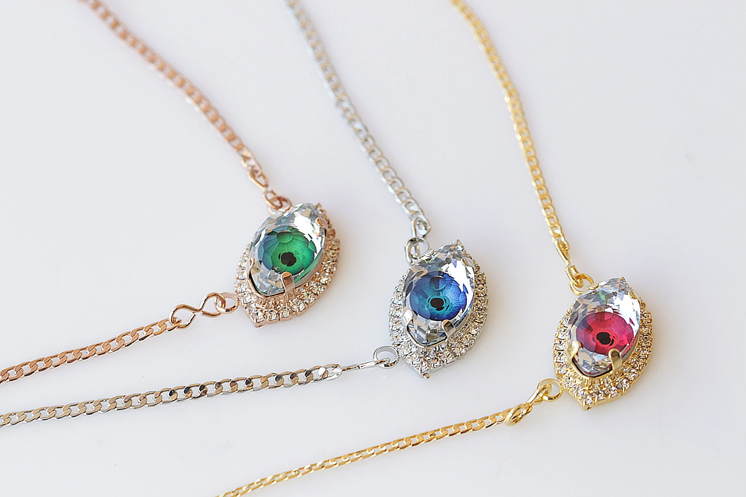 EYE NECKLACE