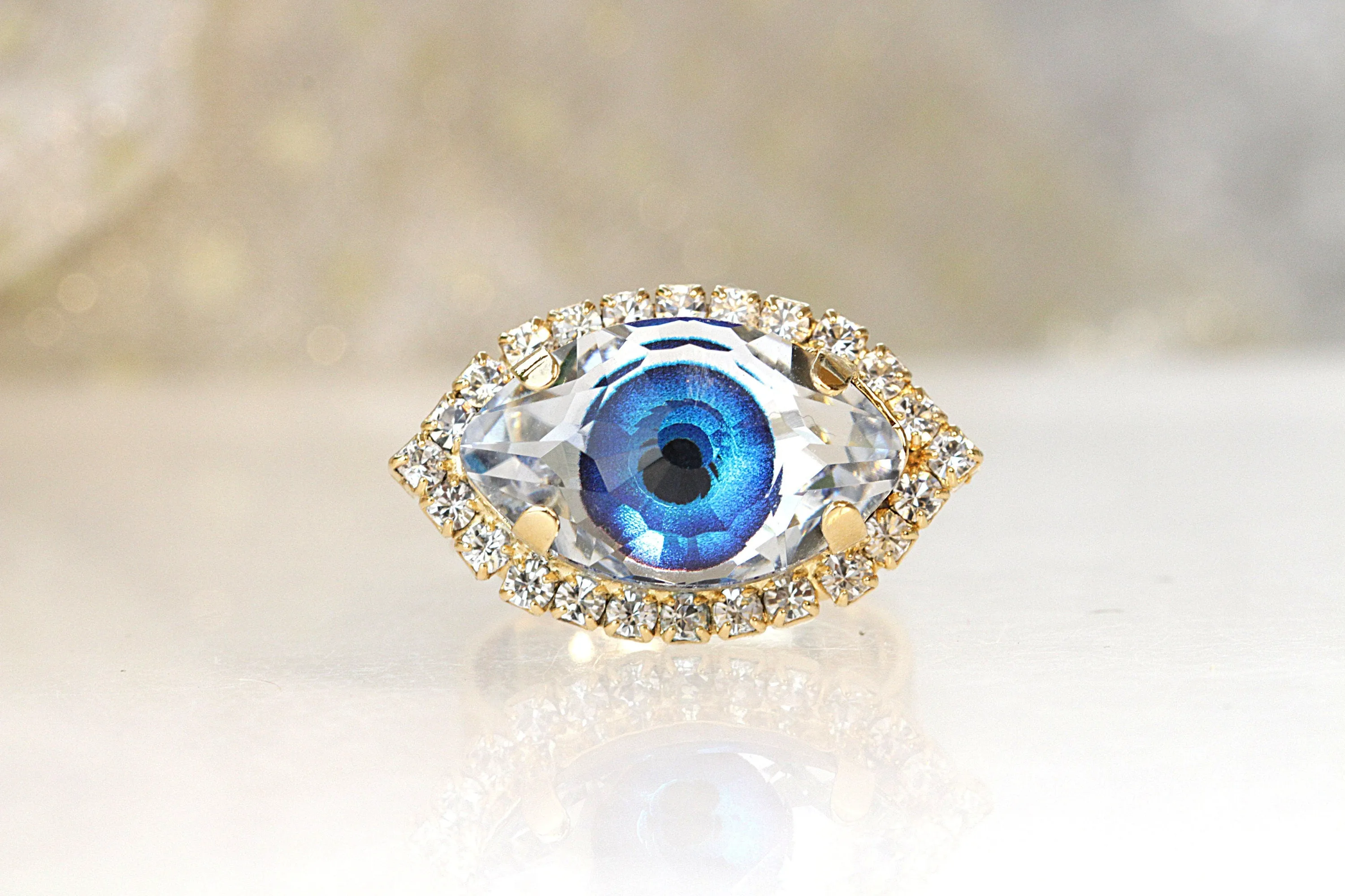 EYE NECKLACE