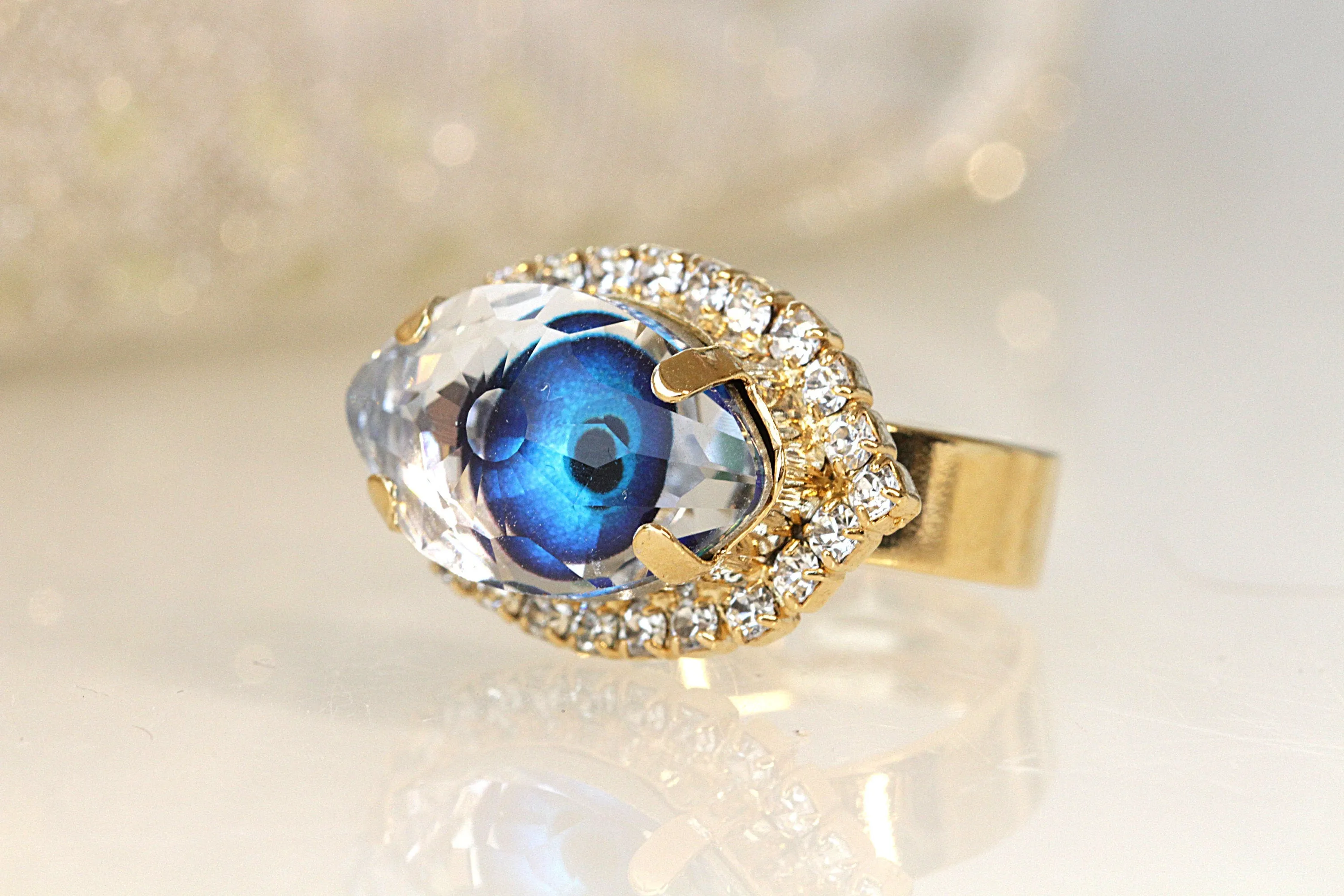 EYE NECKLACE