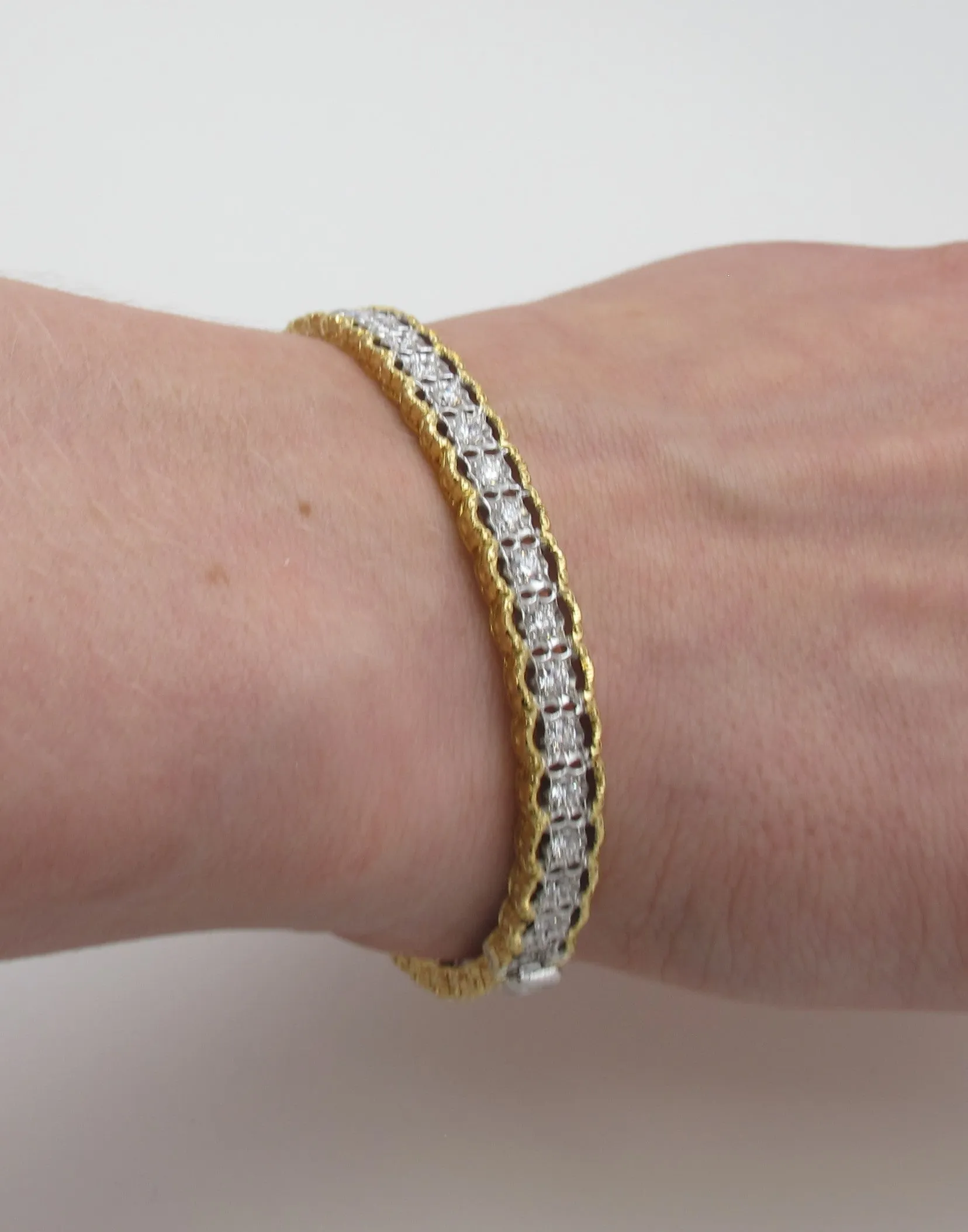 Florentine Style Diamond, Yellow, White Gold Bangle Bracelet, 1.00 Carat Total