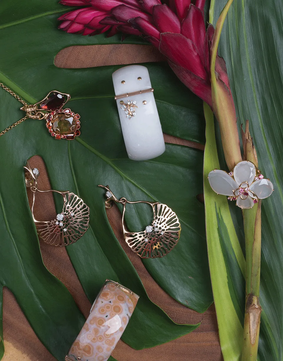 Gea Milky Quartz Cuff