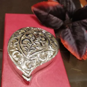 Lattice Petal Dual Slot Container