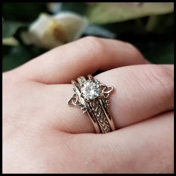 Trinity Knot Wedding Band in Gold